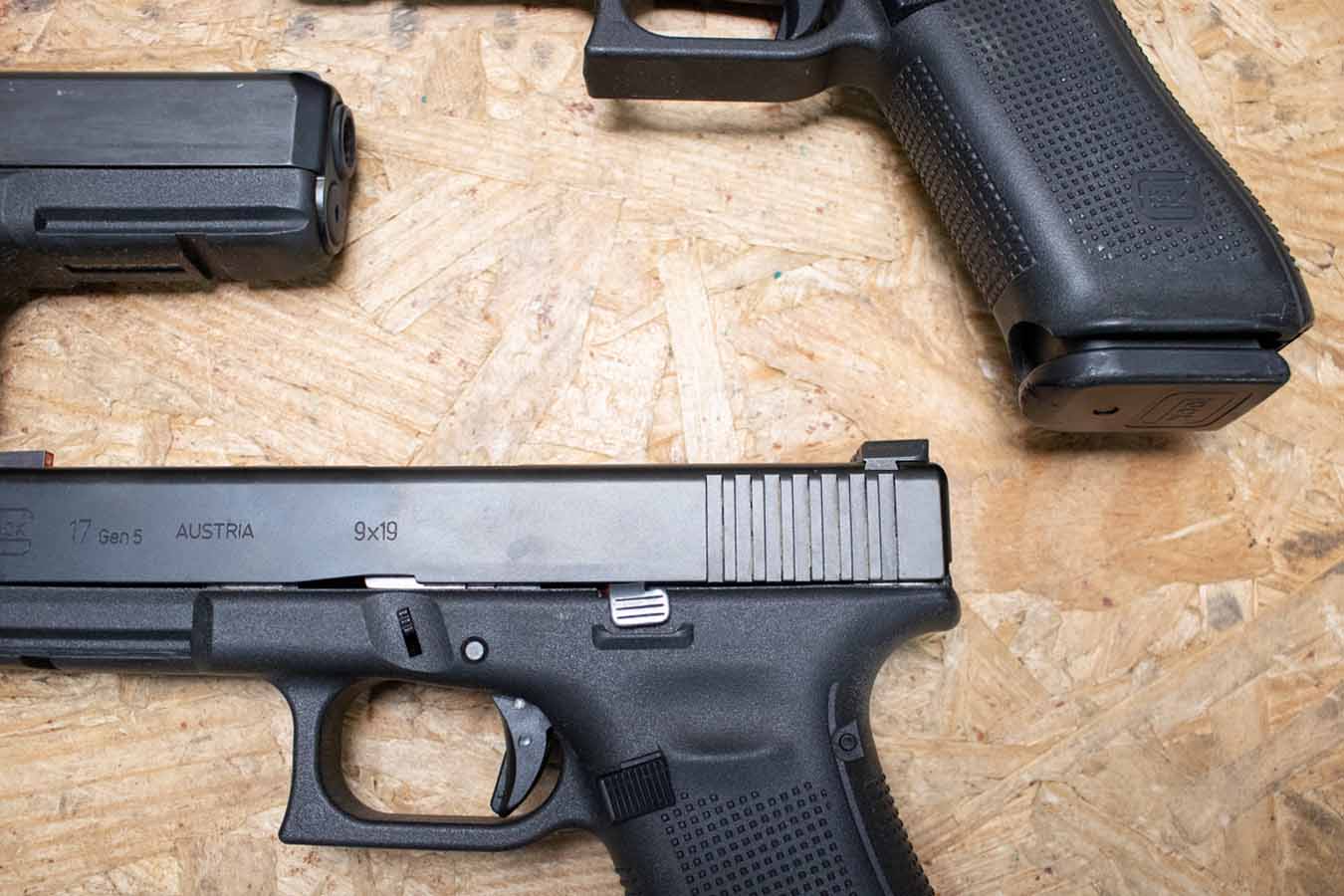 GLOCK 17 Gen5 9mm Police Trade-in Pistol with Night Sights (Fair Condition)